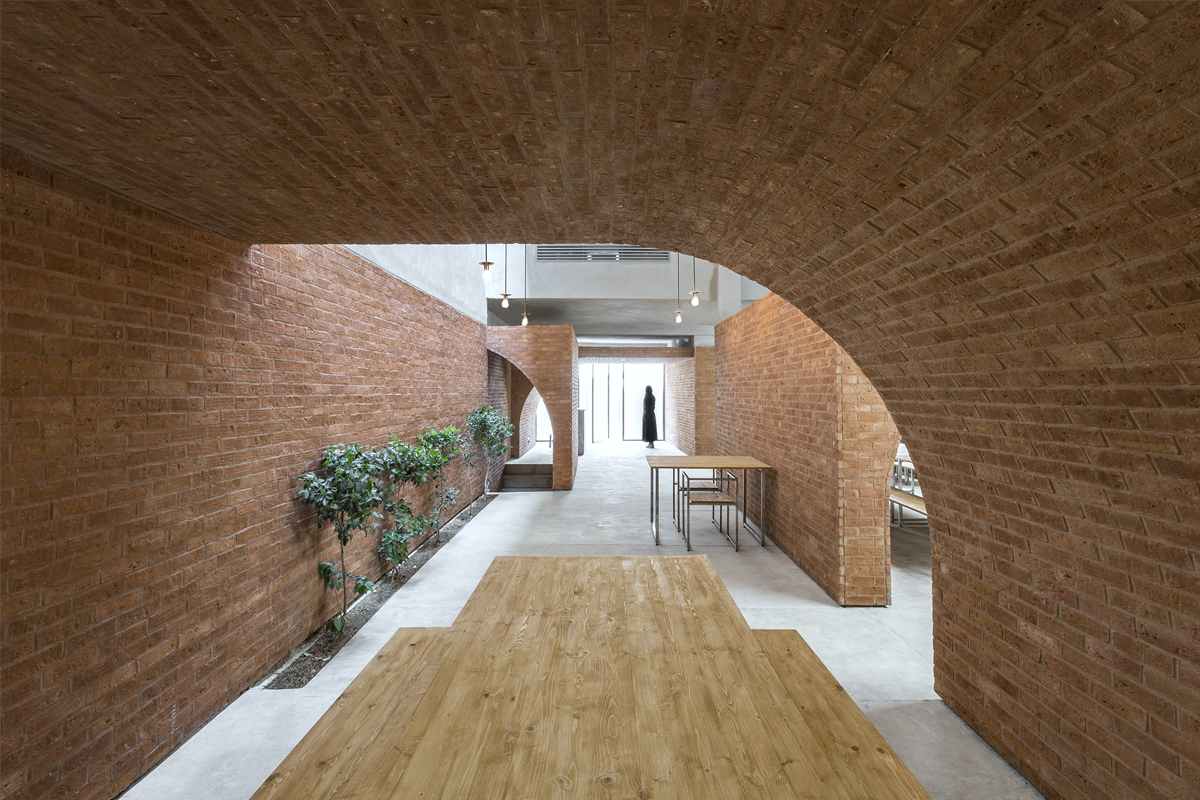 رتبه سوم برندگان گروه بازسازی