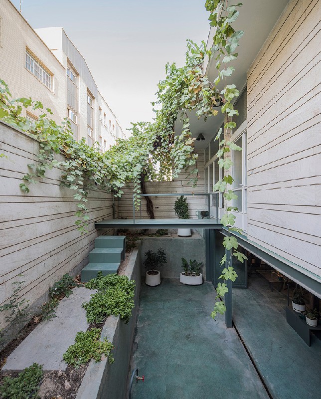 رتبه سوم گروه بازسازی