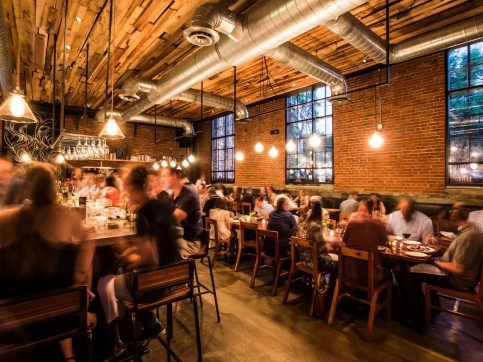 نورپردازی داخلی صنعتی در رستوران‌های Rolf & Daughters — Andrea Behrends@