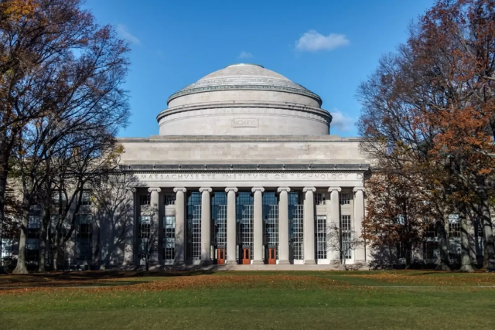 Massachusetts Institute of Technology (MIT)