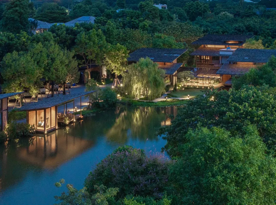 Twin Lakes House, EKAR Architects