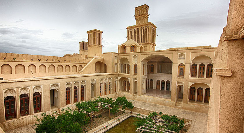 احیای ۶۰۰۰ متر مربع خانه تاریخی در اردبیل