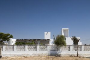 a-house-looking-to-the-sea-kooshk-office_1