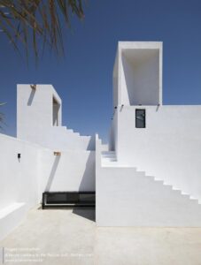a-house-looking-to-the-sea-kooshk-office_8