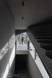 018