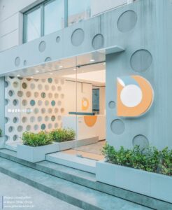 04_entrance_facade