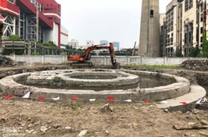 现场挖掘出的老基础