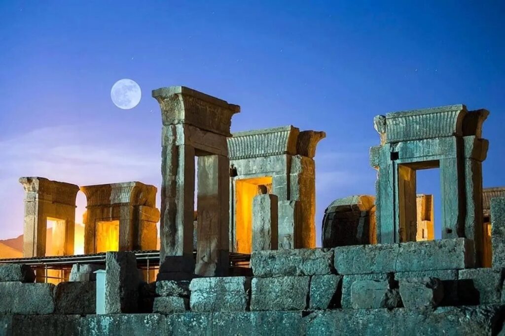 پاسخ صالحی امیری به ایسنا درباره چرایی برگزاری ارکستر ارمنستان در تخت جمشید