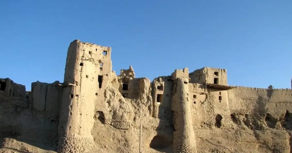 ساخت کارگاه تولید پنیر و سوله دامداری در یک شهر ساسانی-اسلامی