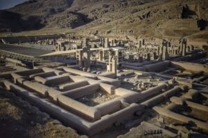 هفتادوهفتمین سند مالکیت پایگاه میراث جهانی تخت‌جمشید صادر شد