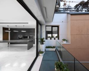 05-CollageResidence
