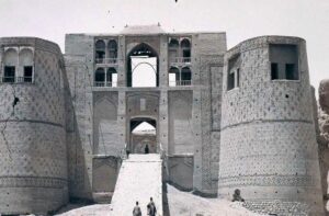 قلعه تاریخی نهاوند احیا می‌شود