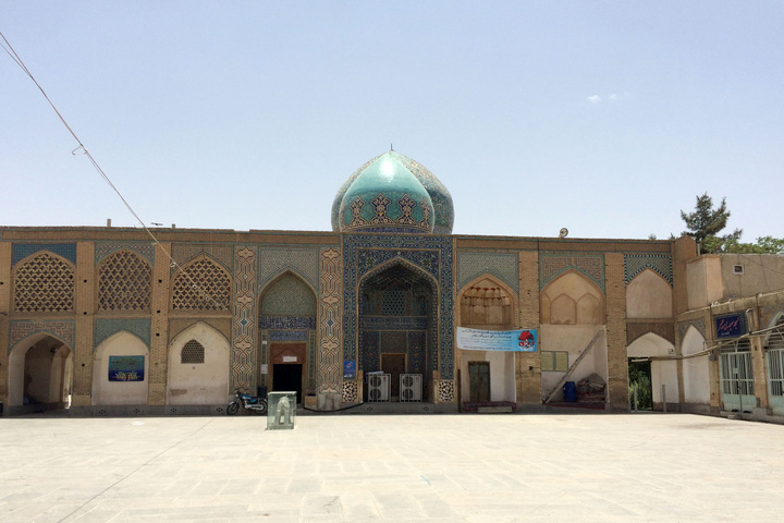 پایان عملیات مرمت گنبد امامزاده درب امام اصفهان
