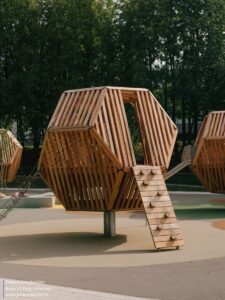 Kovo11Park_PlayHouse_03
