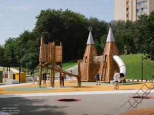 Kovo11Park_Playground_01