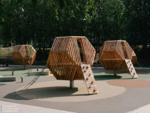 Kovo11Park_Playground_03