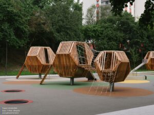 Kovo11Park_Playground_05