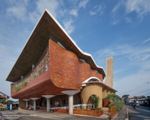 jami-at-taqwa-mosque-cibinong-ismail-solehudin-architecture_10