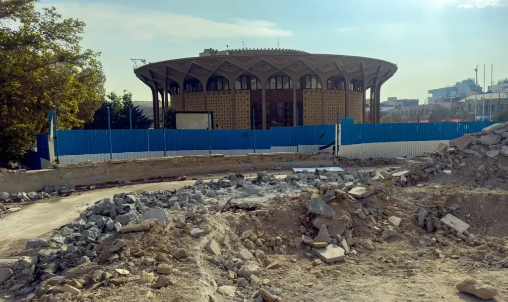 حوض تئاتر شهر با خاک یکسان شد/ تخریب حوض تئاتر شهر