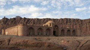 آغاز مرمت کاروانسرای جهانی چاه‌کوران شهرستان راور