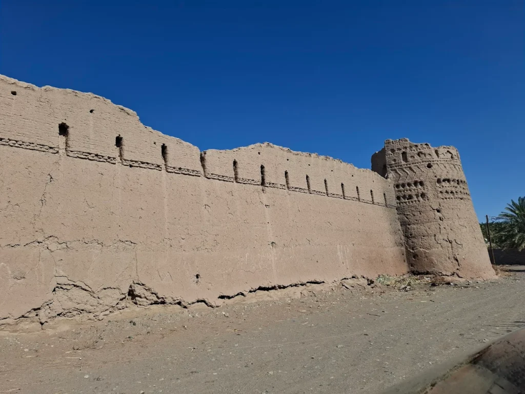 برج قلعه تاریخی معاذ شهرستان فهرج