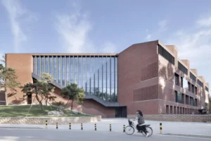 بهترین دانشگاه‌های جهان برای تحصیل در رشته معماری در سال ۲۰۲۵ را بر اساس رتبه‌بندی Quacquarelli Symonds(QS)