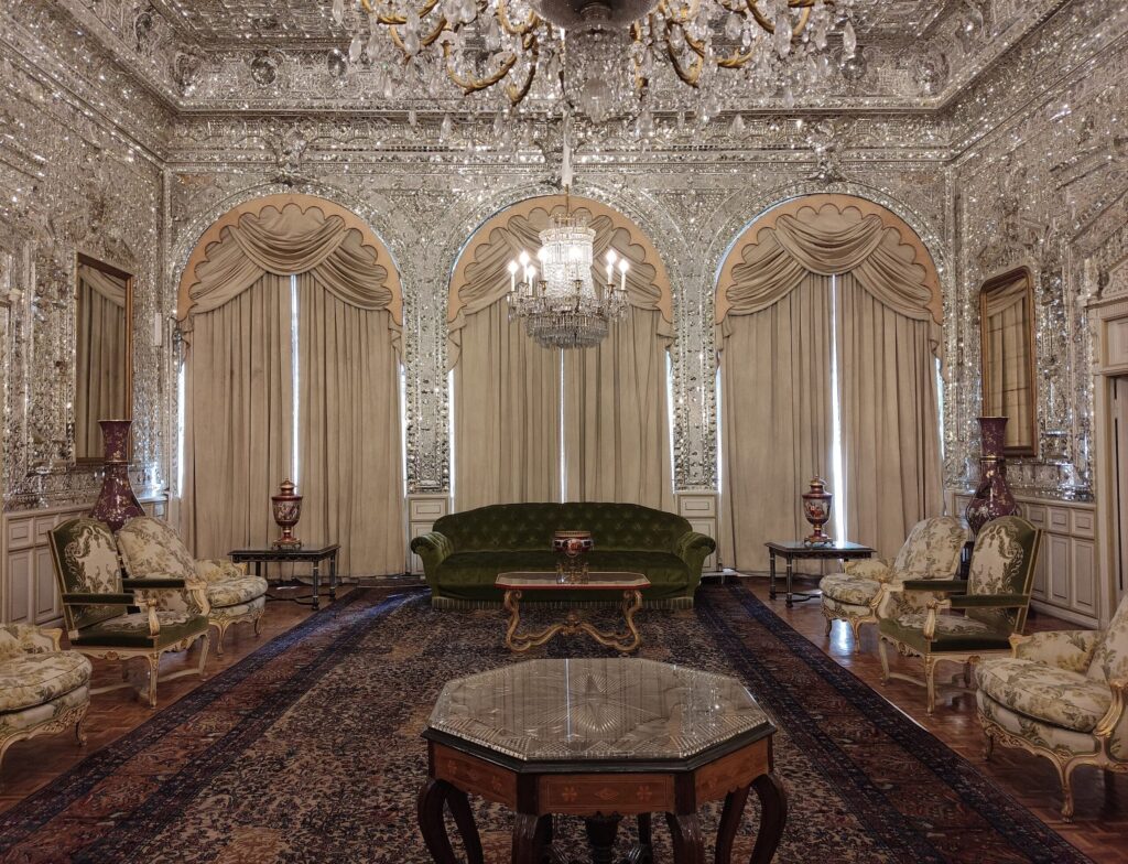 تکمیل مرمت سرسرای تالار آینه کاخ گلستان همزمان با ثبت جهانی هنر آینه‌کاری