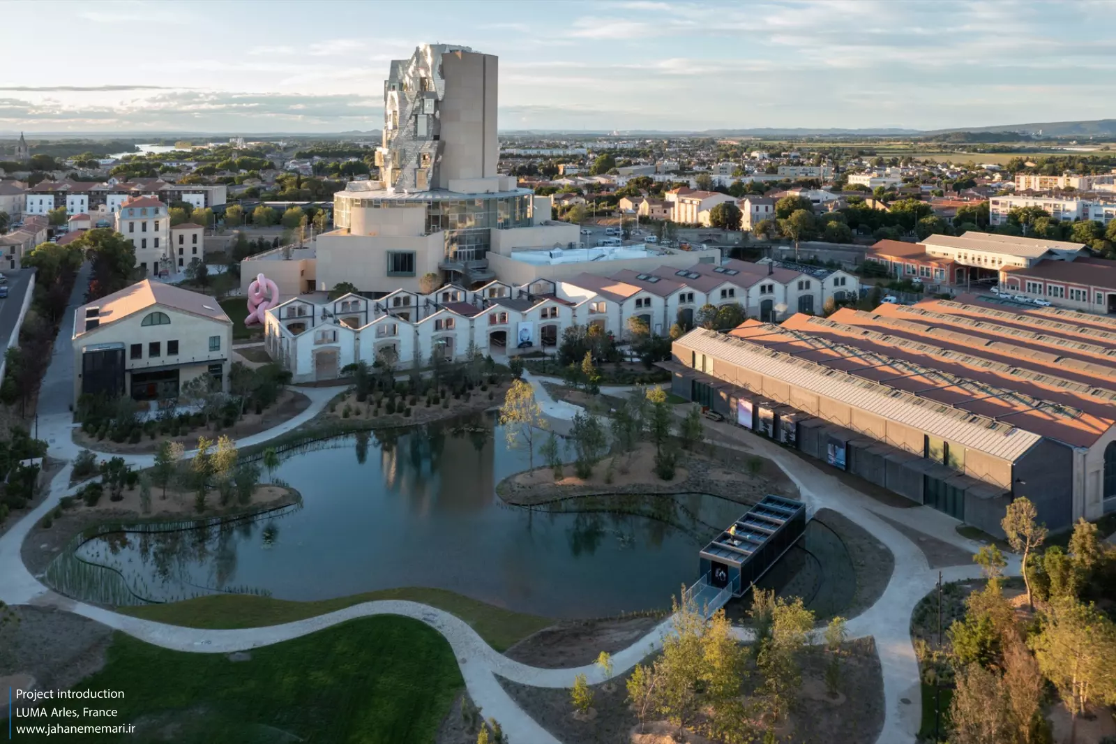 برج لوما آرل LUMA Arles
