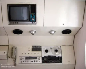 برج کپسولی ناکاگین Nakagin Capsule Tower