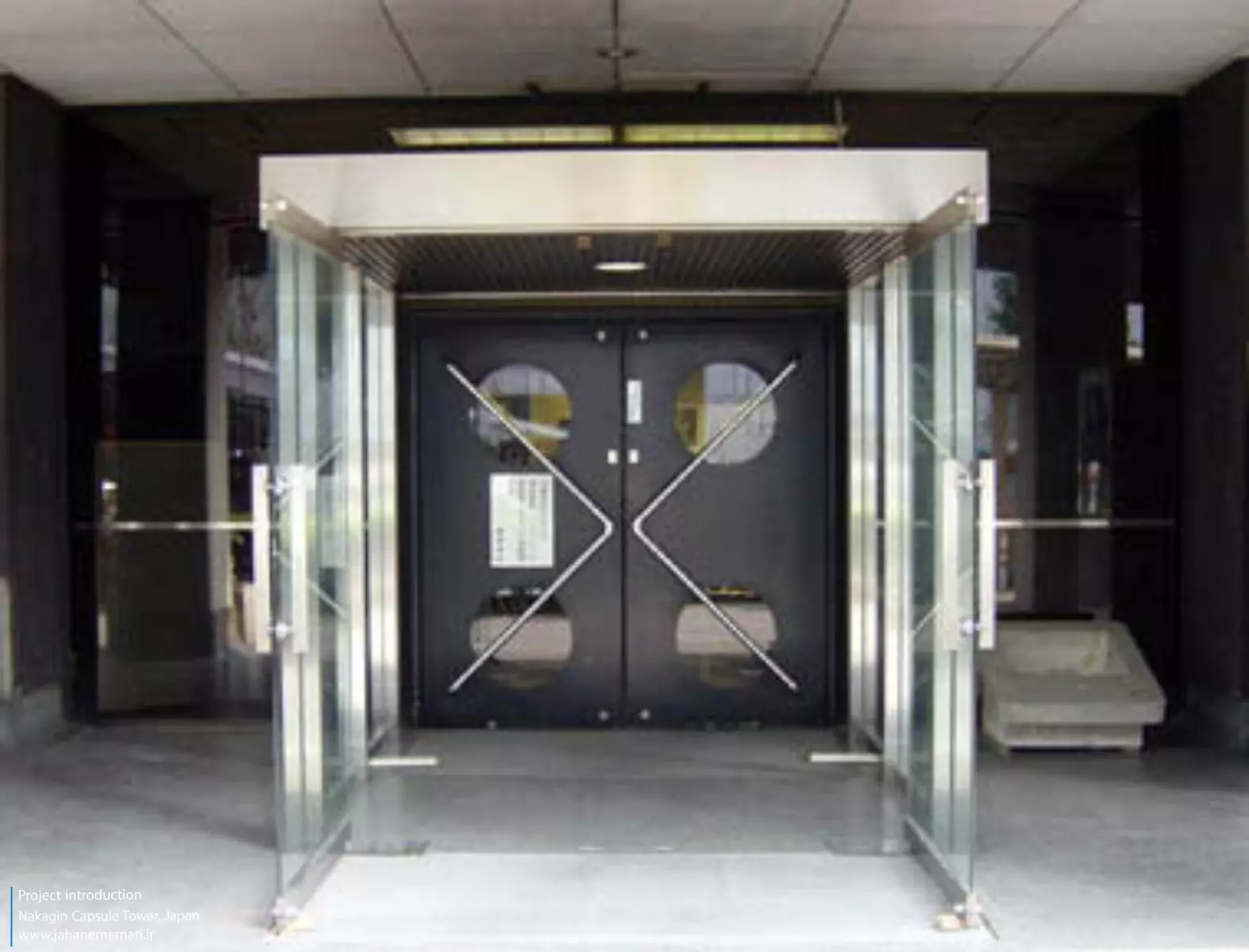 برج کپسولی ناکاگین Nakagin Capsule Tower