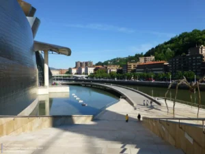 موزه گوگنهایم بیلبائو The Guggenheim Museum Bilbao