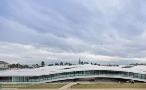 مرکز یادگیری رولکس Rolex Learning Center