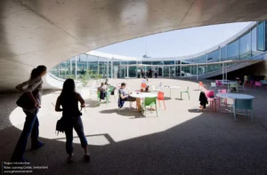 مرکز یادگیری رولکس Rolex Learning Center