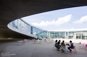 مرکز یادگیری رولکس Rolex Learning Center