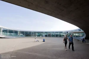 مرکز یادگیری رولکس Rolex Learning Center