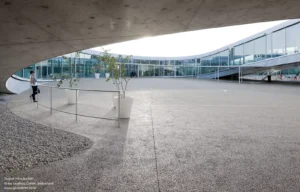 مرکز یادگیری رولکس Rolex Learning Center