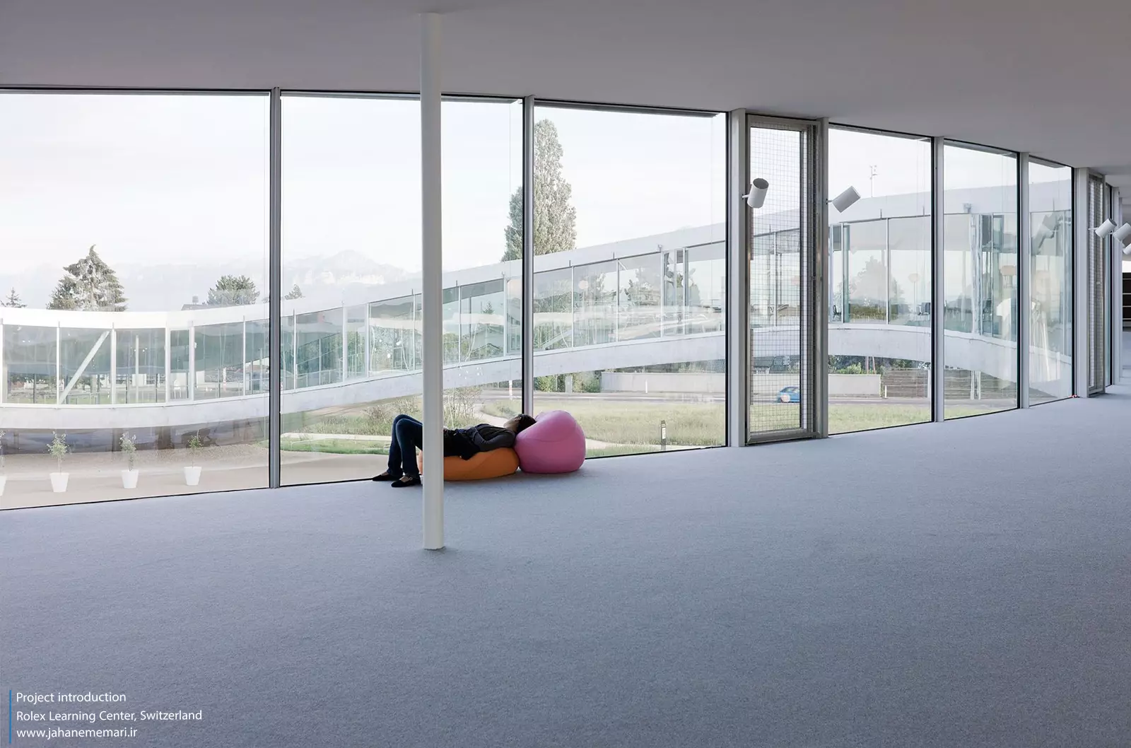 مرکز یادگیری رولکس Rolex Learning Center